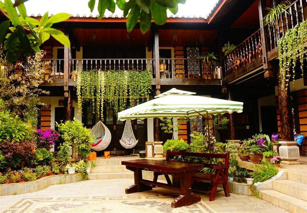 Lijiang Wangjia Courtyard Inn Bagian luar foto