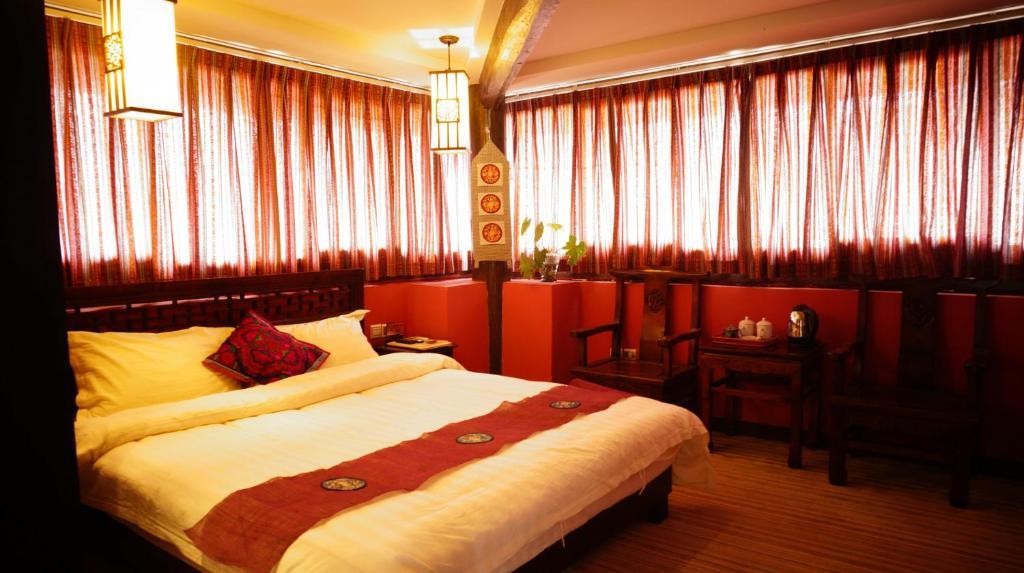 Lijiang Wangjia Courtyard Inn Ruang foto